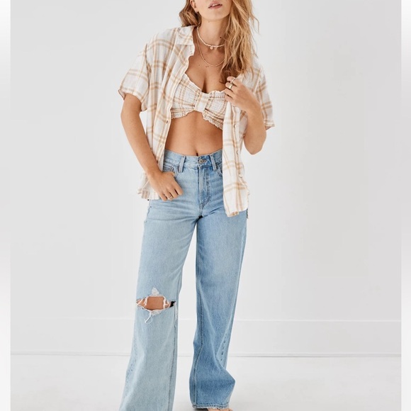 AE oversized boyfriend resort shirt in tan button front size small - Picture 3 of 11